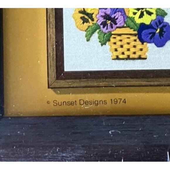 Jiffy 4x5 Crewel Kit & Frame Daisy Basket #225B ©1973 & Frame F-45 ©1974 NOS - Picture 10 of 12